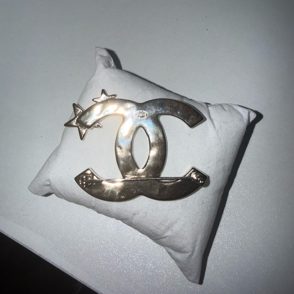 Chanel Strass Star Brooch - Picture 6 of 6